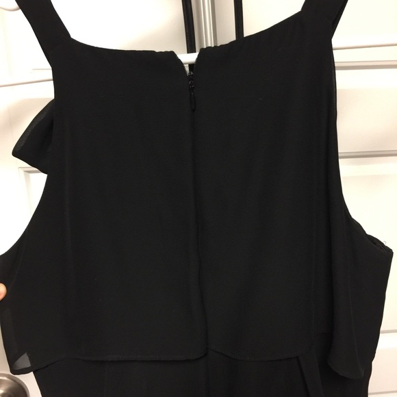 White House black market ruffles dress - Picture 4 of 8